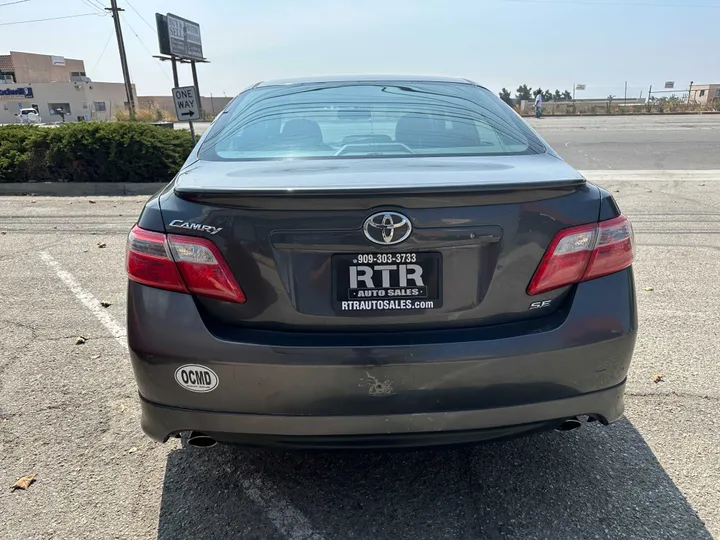 GREY, 2009 TOYOTA CAMRY Image 11