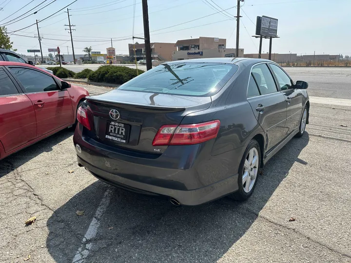 GREY, 2009 TOYOTA CAMRY Image 12