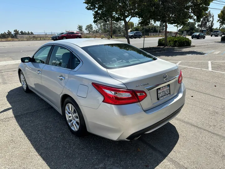 SILVER, 2016 NISSAN ALTIMA Image 8