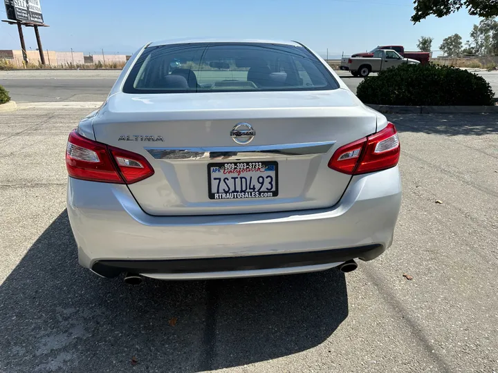 SILVER, 2016 NISSAN ALTIMA Image 11