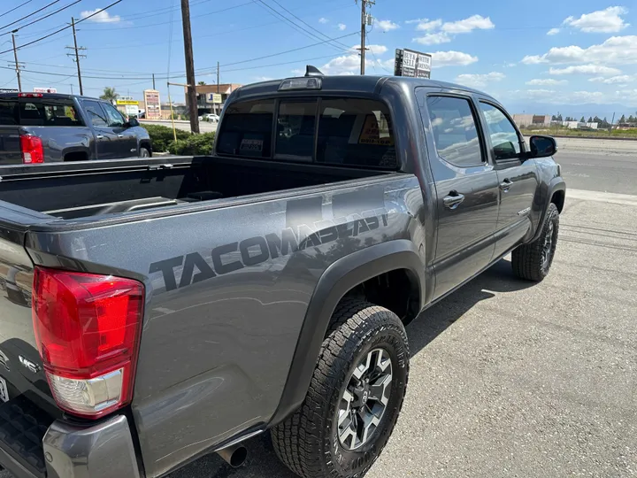 GREY, 2016 TOYOTA TACOMA DOUBLE CAB Image 15