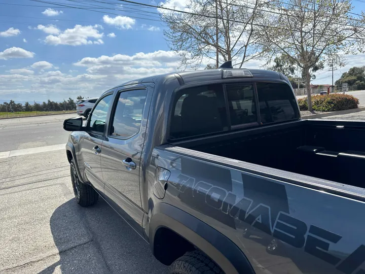 GREY, 2016 TOYOTA TACOMA DOUBLE CAB Image 16