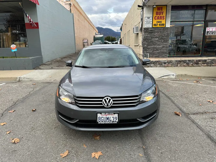 GREY, 2014 VOLKSWAGEN PASSAT Image 3