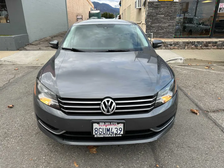 GREY, 2014 VOLKSWAGEN PASSAT Image 4