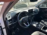 WHITE, 2019 AUDI Q5 Thumnail Image 19