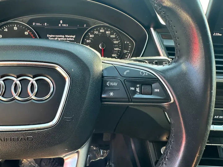 WHITE, 2019 AUDI Q5 Image 26