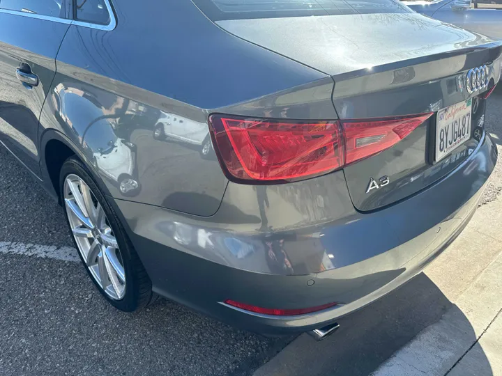 GREY, 2015 AUDI A3 Image 9