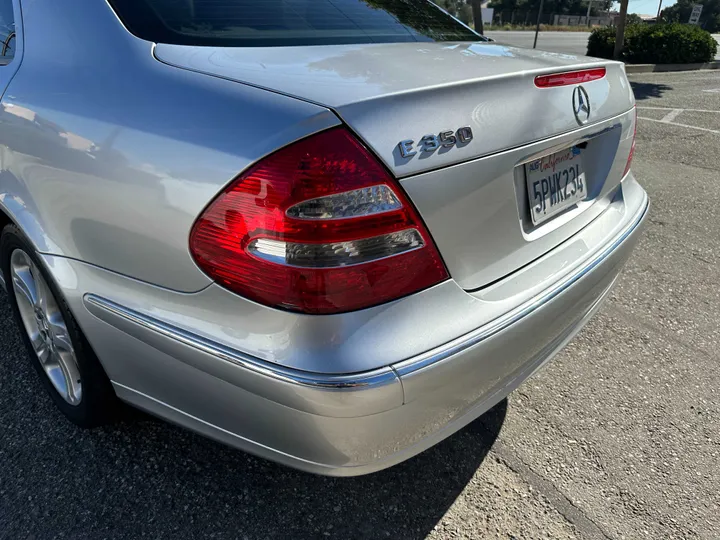 SILVER, 2006 MERCEDES-BENZ E-CLASS Image 9