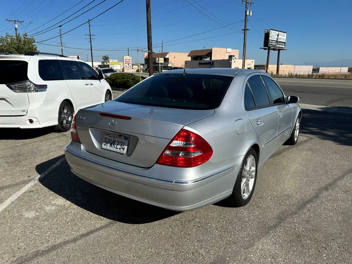 SILVER, 2006 MERCEDES-BENZ E-CLASS Image 12