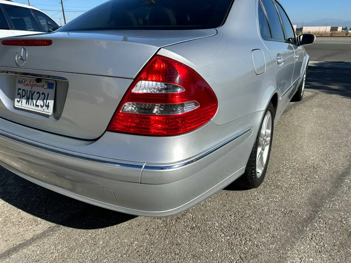 SILVER, 2006 MERCEDES-BENZ E-CLASS Image 13