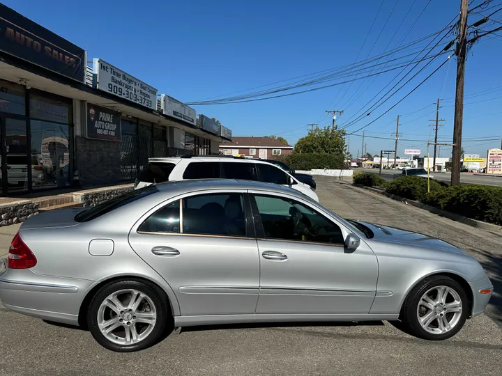 SILVER, 2006 MERCEDES-BENZ E-CLASS Image 14