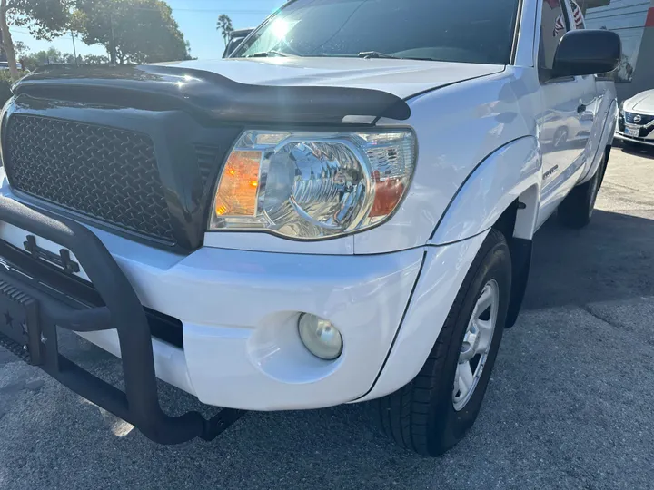 WHITE, 2010 TOYOTA TACOMA ACCESS CAB Image 6