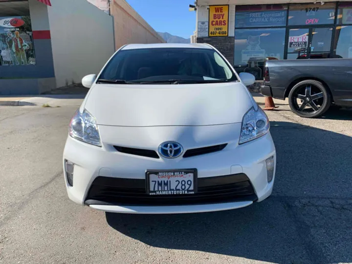 WHITE, 2015 TOYOTA PRIUS Image 3