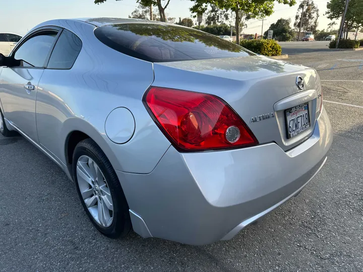 SILVER, 2013 NISSAN ALTIMA Image 9