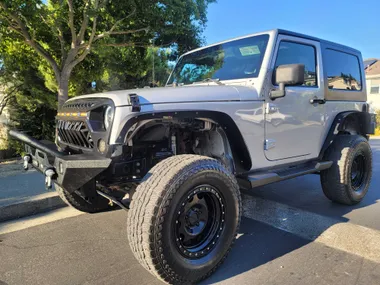 SILVER, 2010 JEEP WRANGLER Image 