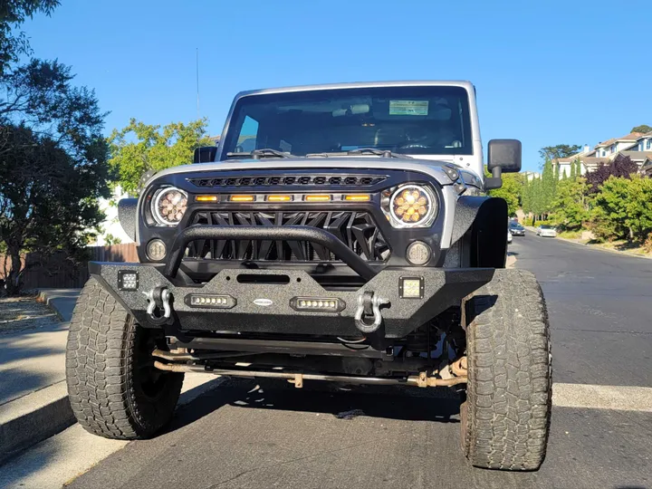 SILVER, 2010 JEEP WRANGLER Image 12