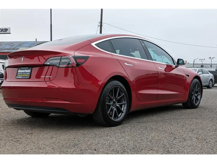 RED, 2018 TESLA MODEL 3 Image 5