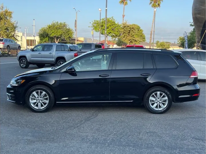 BLACK, 2019 VOLKSWAGEN GOLF SPORTWAGEN Image 2