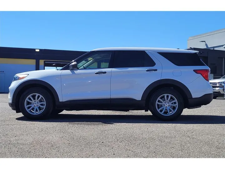 WHITE, 2021 FORD EXPLORER Image 2