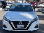 WHITE, 2022 NISSAN ALTIMA Thumnail Image 8