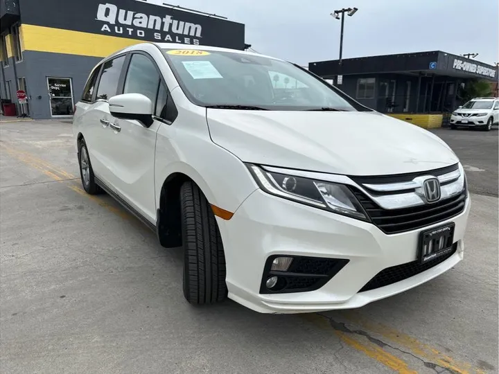 WHITE, 2018 HONDA ODYSSEY Image 3