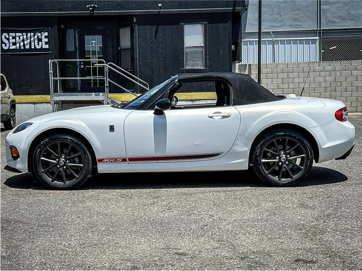 WHITE, 2013 MAZDA MX-5 MIATA Image 2