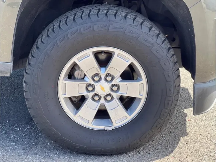 GREEN, 2018 CHEVROLET COLORADO CREW CAB Image 9