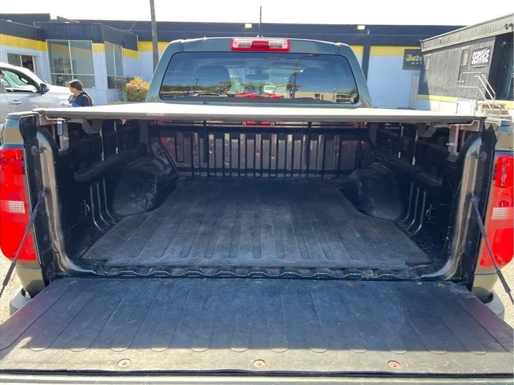 GREEN, 2018 CHEVROLET COLORADO CREW CAB Image 10