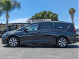 BLACK, 2018 CHRYSLER PACIFICA HYBRID Thumnail Image 2