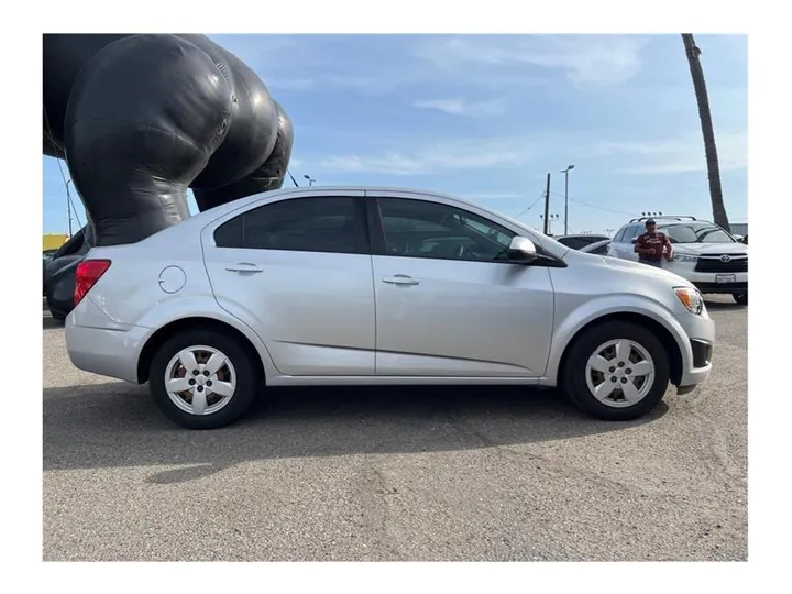 SILVER, 2014 CHEVROLET SONIC Image 18