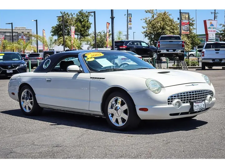 WHITE, 2002 FORD THUNDERBIRD Image 7