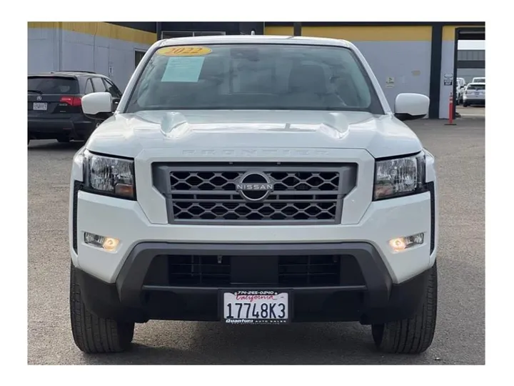 WHITE, 2022 NISSAN FRONTIER CREW CAB Image 8