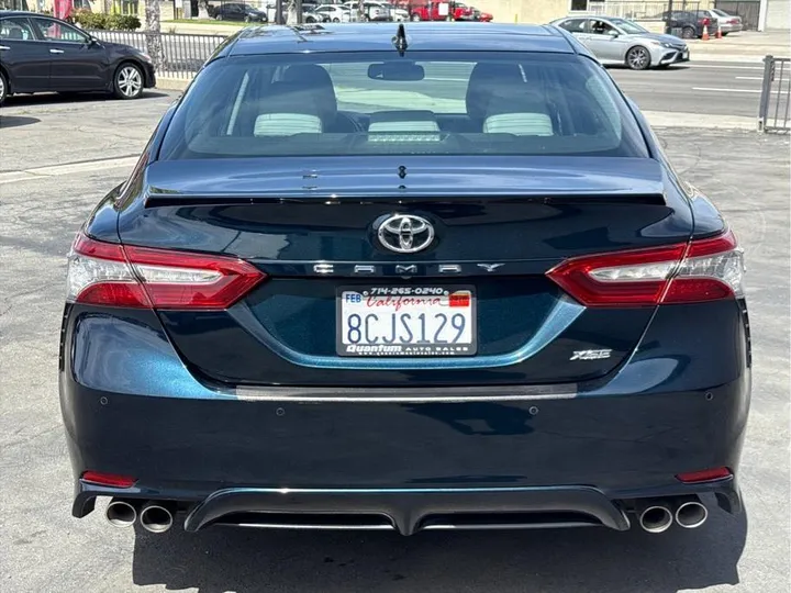 BLUE, 2018 TOYOTA CAMRY Image 4