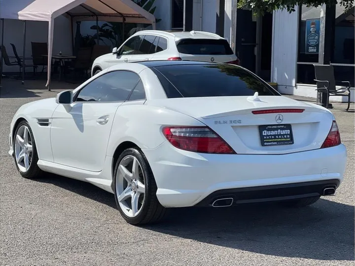 WHITE, 2016 MERCEDES-BENZ SLK Image 3