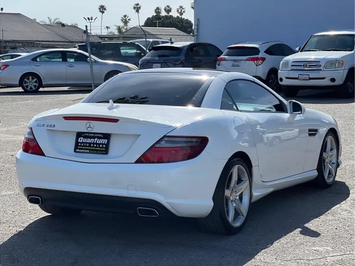 WHITE, 2016 MERCEDES-BENZ SLK Image 5