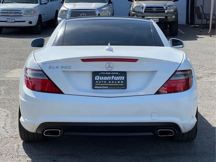 WHITE, 2016 MERCEDES-BENZ SLK Image 4