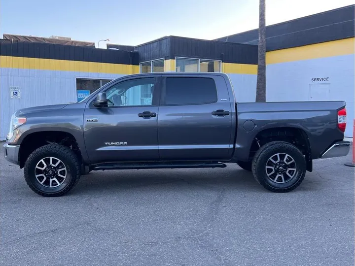 GRAY, 2017 TOYOTA TUNDRA CREWMAX Image 2