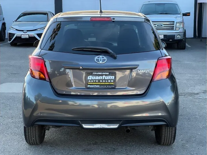 GRAY, 2015 TOYOTA YARIS Image 4