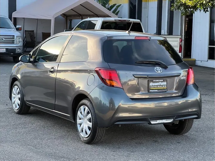 GRAY, 2015 TOYOTA YARIS Image 3