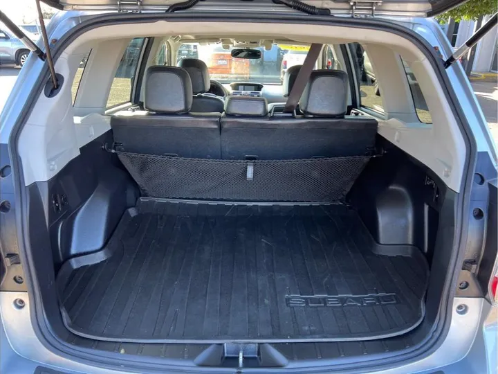 SILVER, 2015 SUBARU FORESTER Image 10