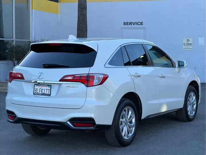 WHITE, 2018 ACURA RDX Image 5