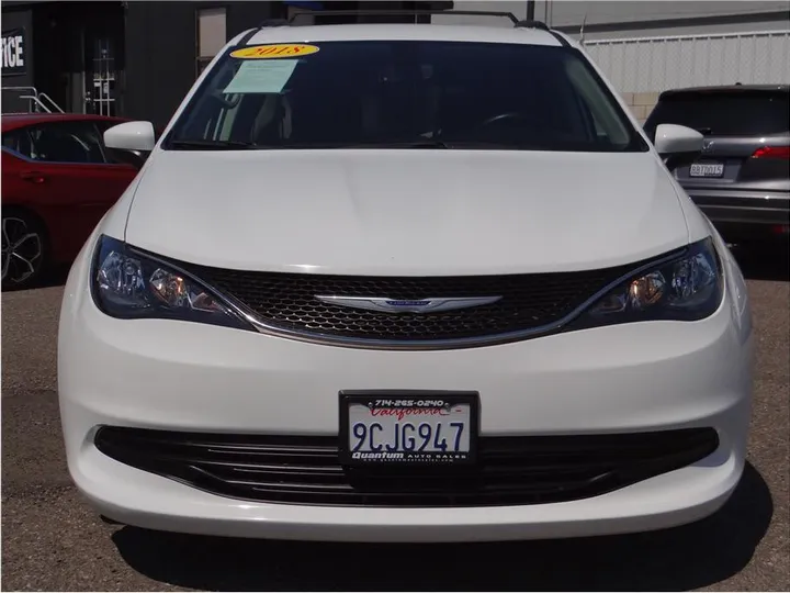 WHITE, 2020 CHRYSLER VOYAGER Image 8