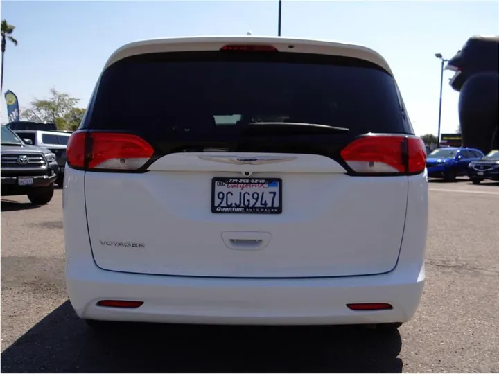 WHITE, 2020 CHRYSLER VOYAGER Image 4