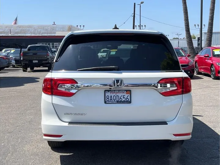 WHITE, 2018 HONDA ODYSSEY Image 4