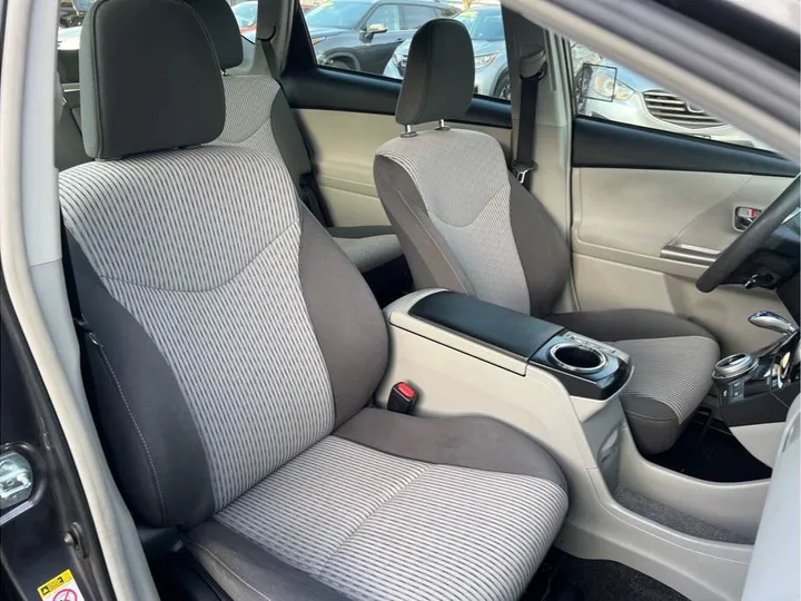 GRAY, 2017 TOYOTA PRIUS V Image 13