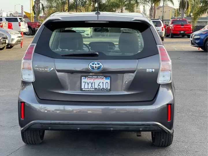 GRAY, 2017 TOYOTA PRIUS V Image 4