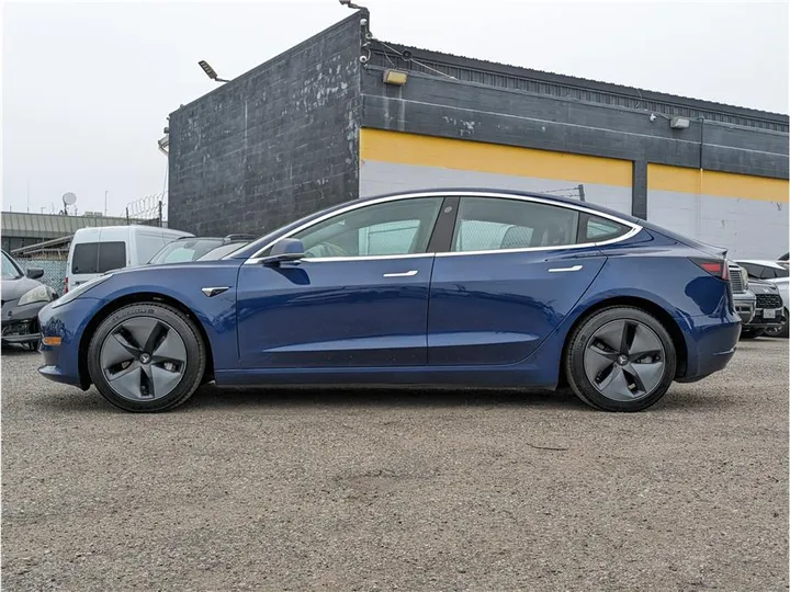 BLUE, 2018 TESLA MODEL 3 Image 2