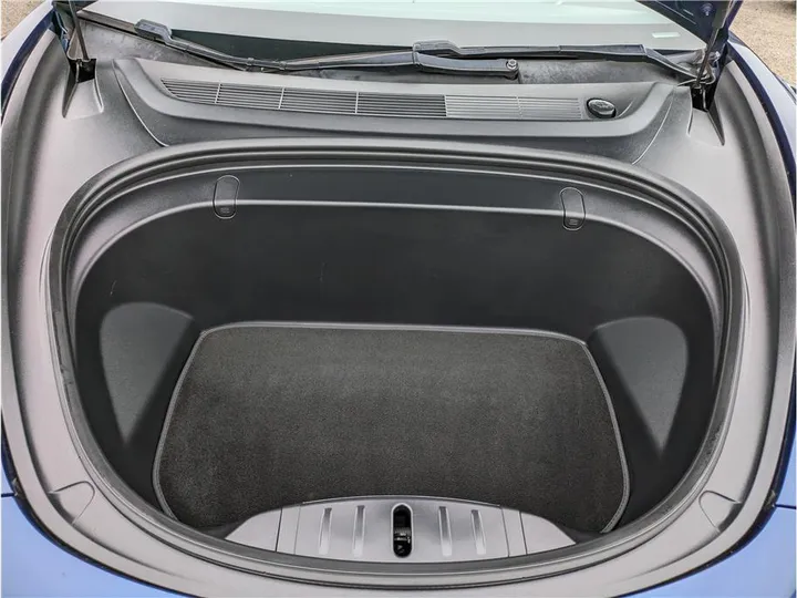 BLUE, 2018 TESLA MODEL 3 Image 22