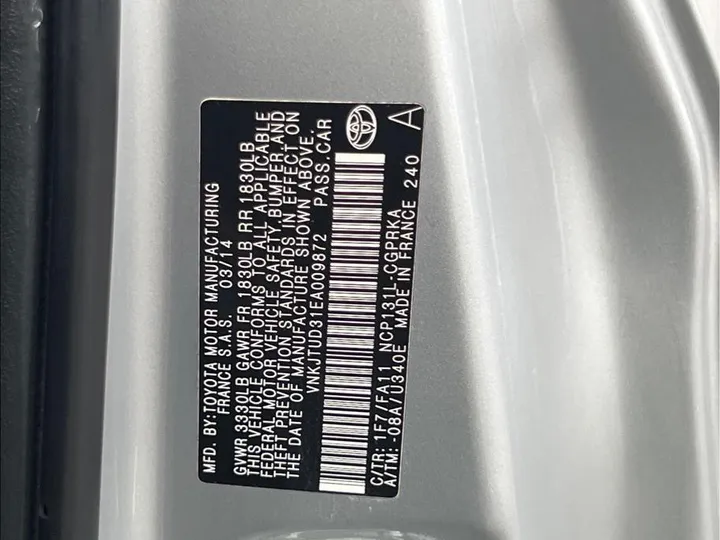 SILVER, 2014 TOYOTA YARIS Image 18