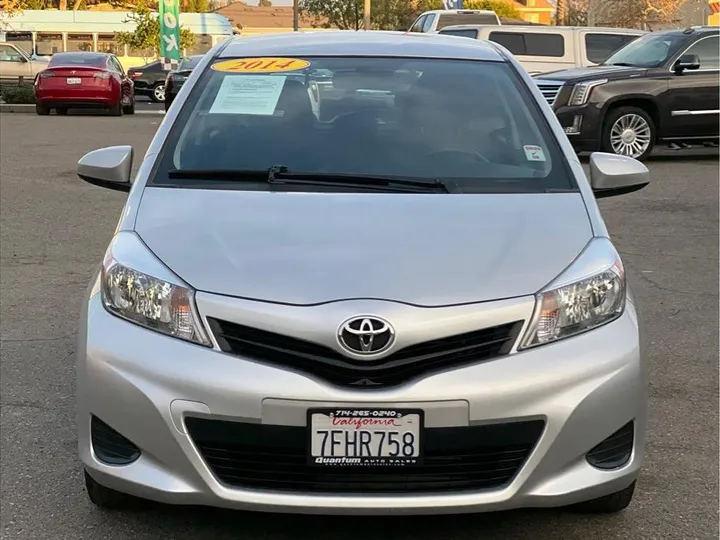 SILVER, 2014 TOYOTA YARIS Image 8